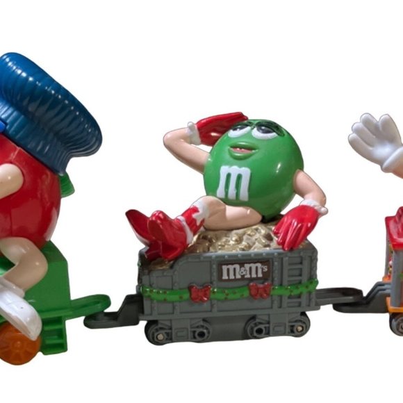 M&Ms Mini Plastic Christmas Train Set of Three - Picture 3 of 12